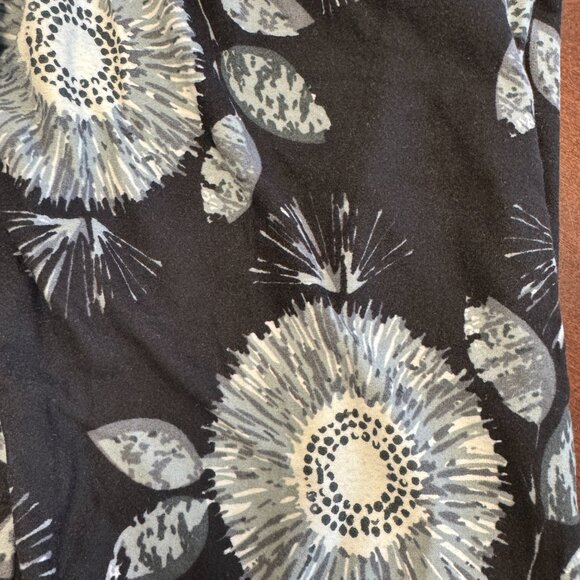 LuLaRoe 4 pack Buttery Soft Leggings NEW Size OS — EXCITING colors PIGS BEARS - Picture 5 of 9